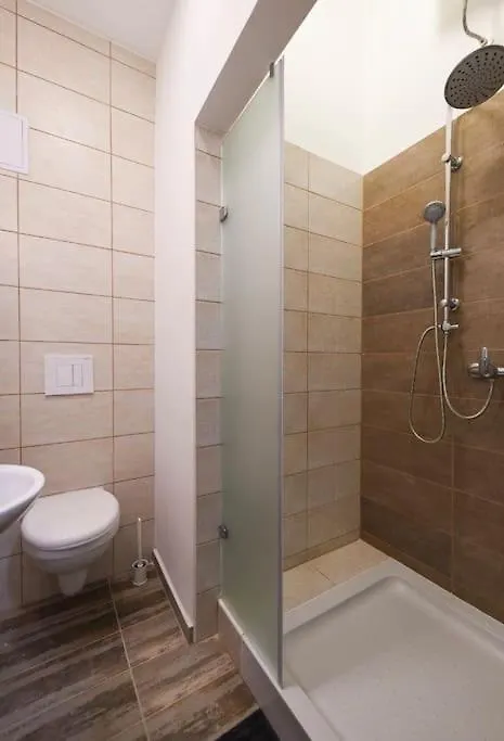 1 Bedroom Flat In Nyar Str., Central Budapest