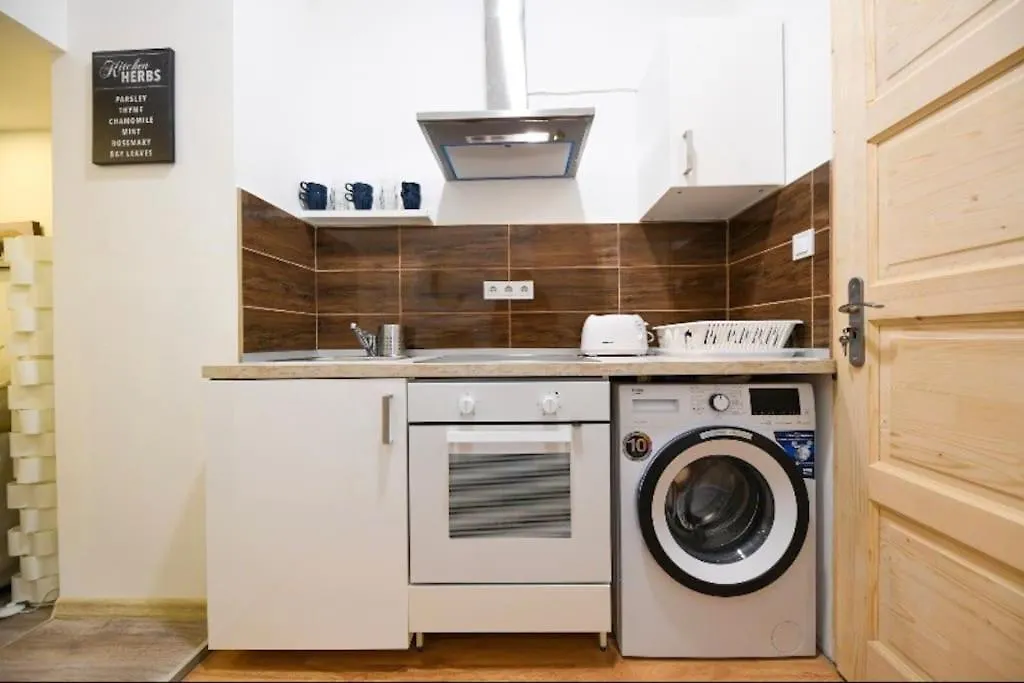 Apartamento 1 Bedroom Flat In Nyar Str., Central Budapest