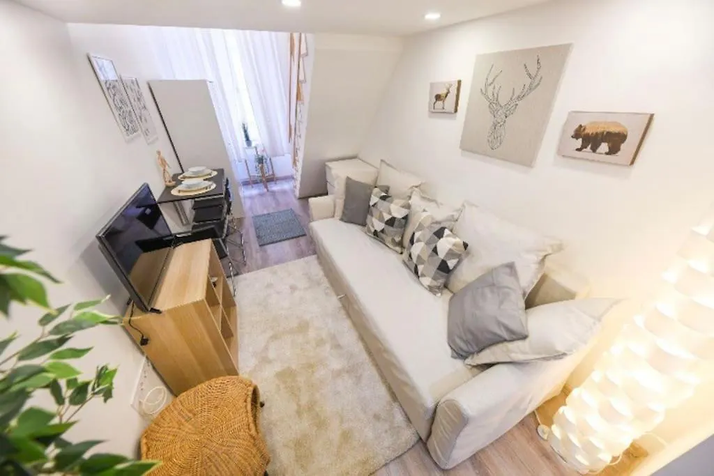 1 Bedroom Flat In Nyar Str., Central Budapest 0*,