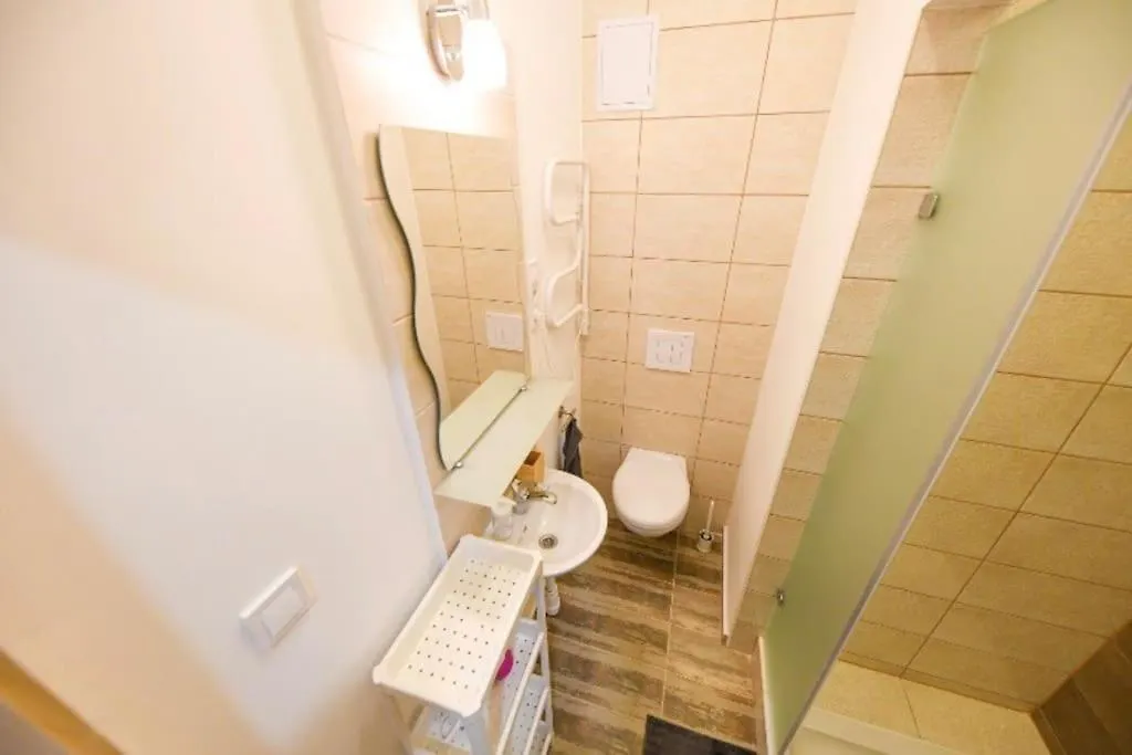 Apartment 1 Bedroom Flat In Nyar Str., Central Budapest