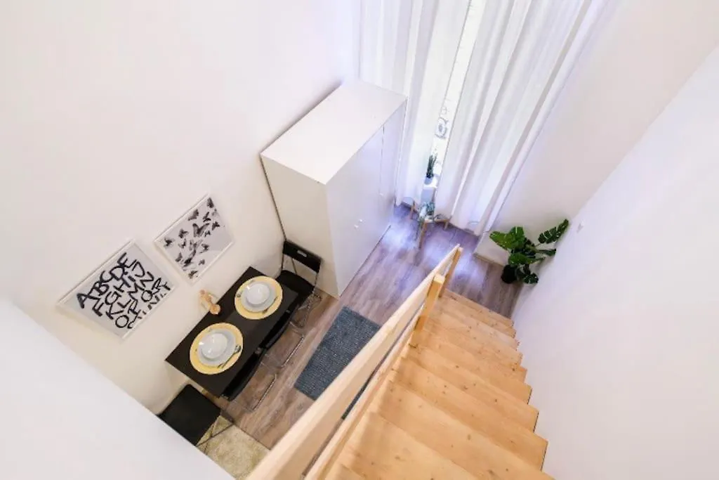 Apartment 1 Bedroom Flat In Nyar Str., Central Budapest